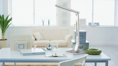 TaoTronics TT-DL07 Dimmable LED Desk Lamp With USB Charging Port