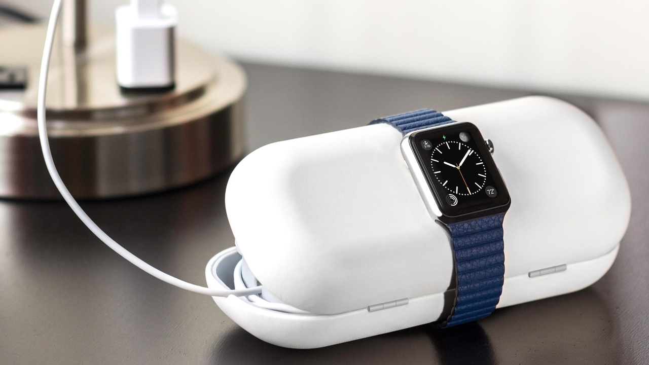 Desire This Twelve South TimePorter Charging Stand for Apple Watch